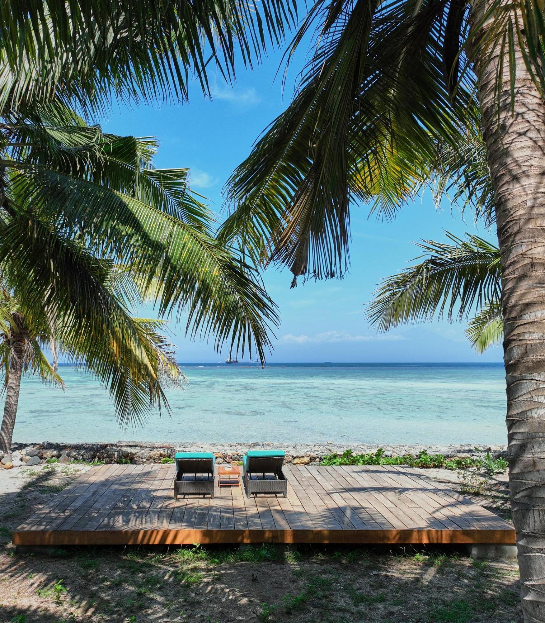 Myamo Beach Lodge Jereweh Exterior photo