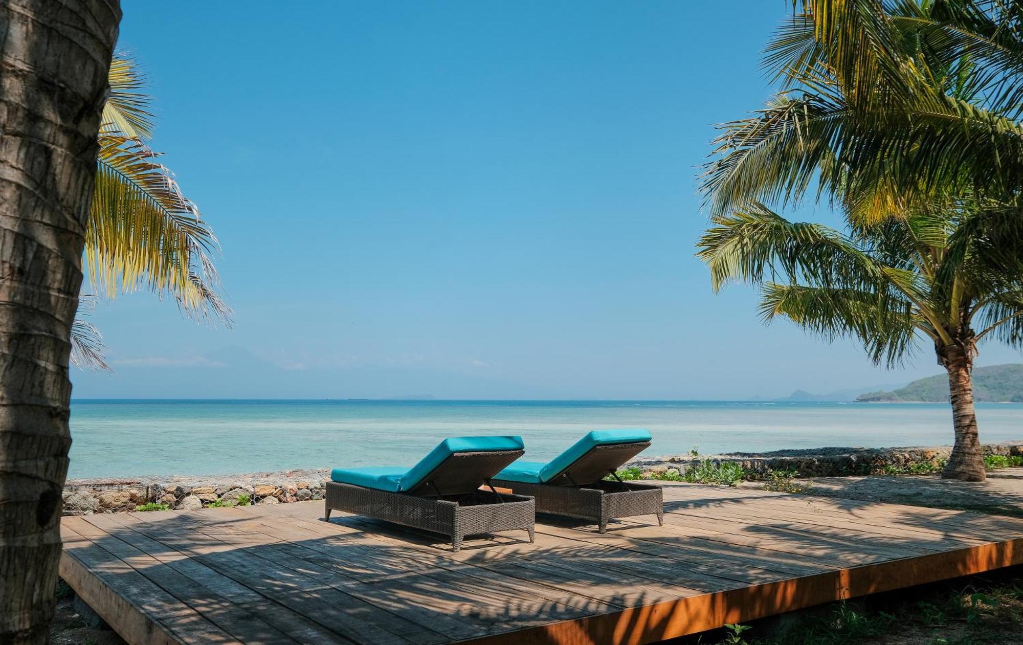 Myamo Beach Lodge Jereweh Exterior photo